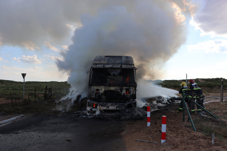 1758848694136287.jpg 1758848694136287.jpg