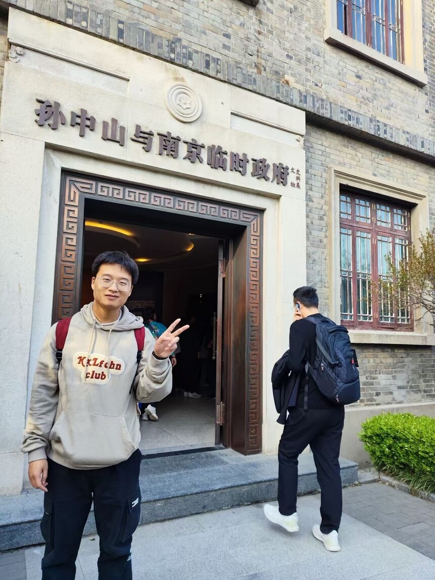cbc6edfe47a231a6f6bbabb3173c47d.jpg