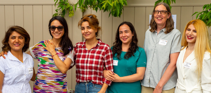 1764318553528853.png 女王大学 (2).png