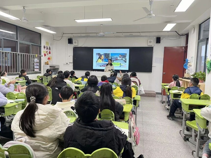 1763907121250341.jpg 9a4492efff005930b818ee33fd9a5c64.jpg