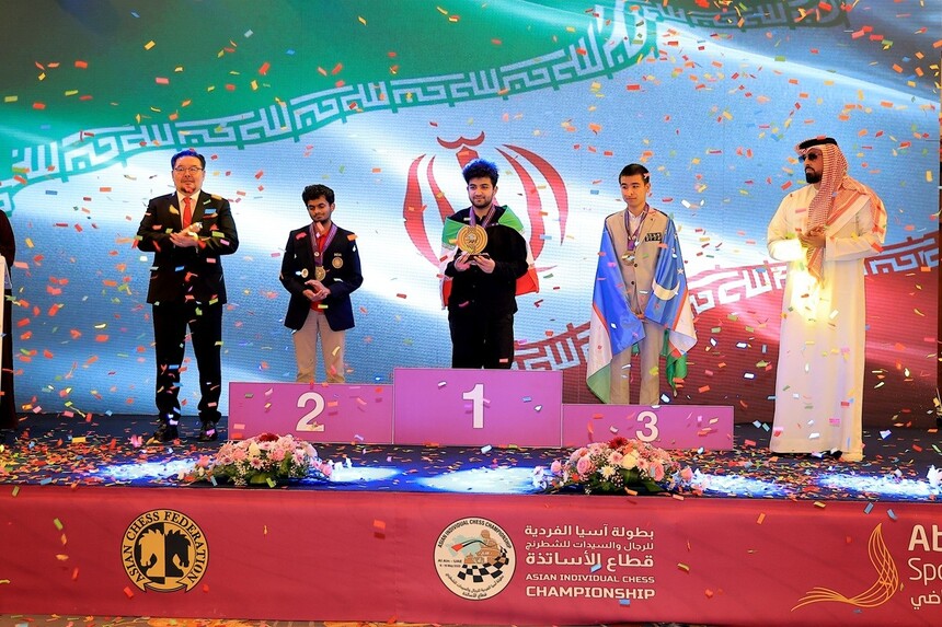 1747383342601120.jpg 亚个-男子-颁奖.jpg