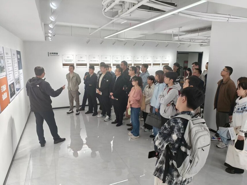 1761038988144956.jpg 1761038988144956.jpg