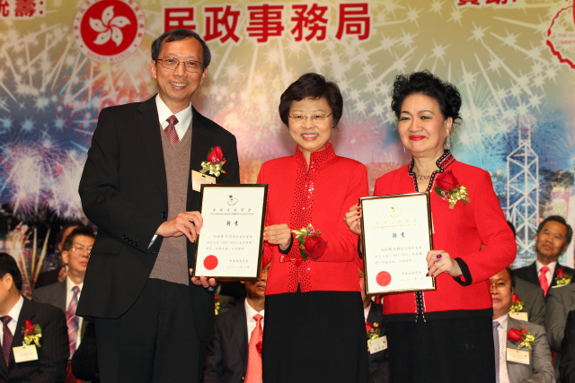 inform201102_01_01_06.jpg