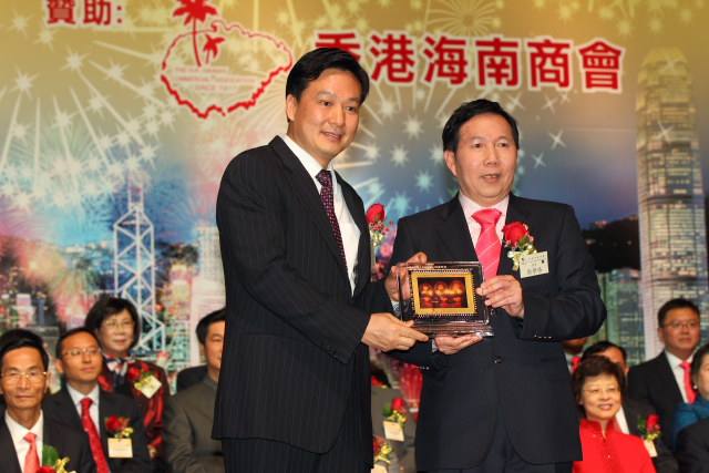 inform201102_01_01_11.jpg