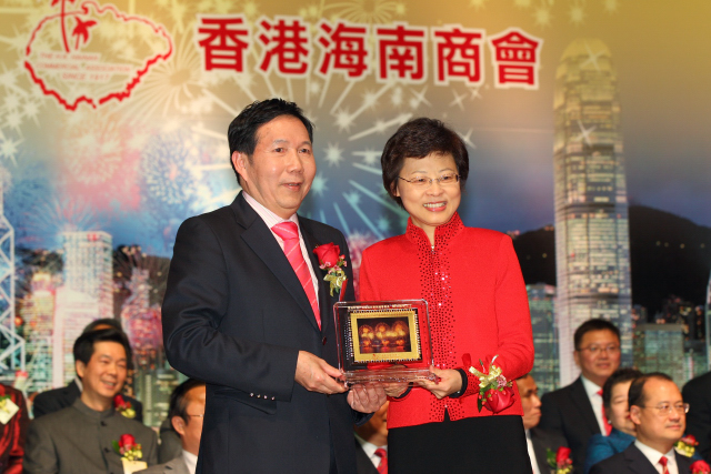 inform201102_01_01_12.jpg