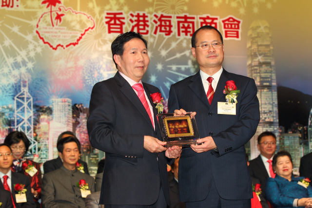 inform201102_01_01_14.jpg