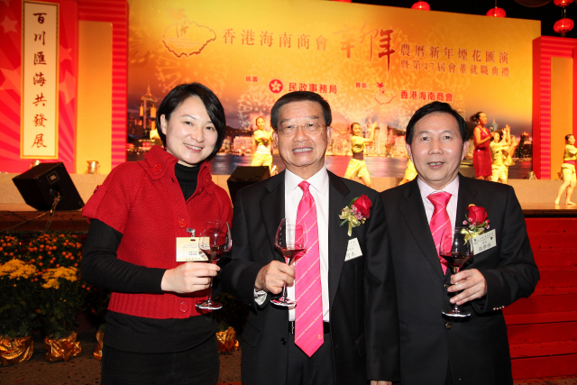 inform201102_01_01_22.jpg