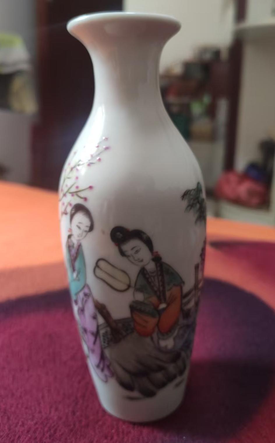 粉彩人物赏瓶_雅春民藏艺术品交易中心