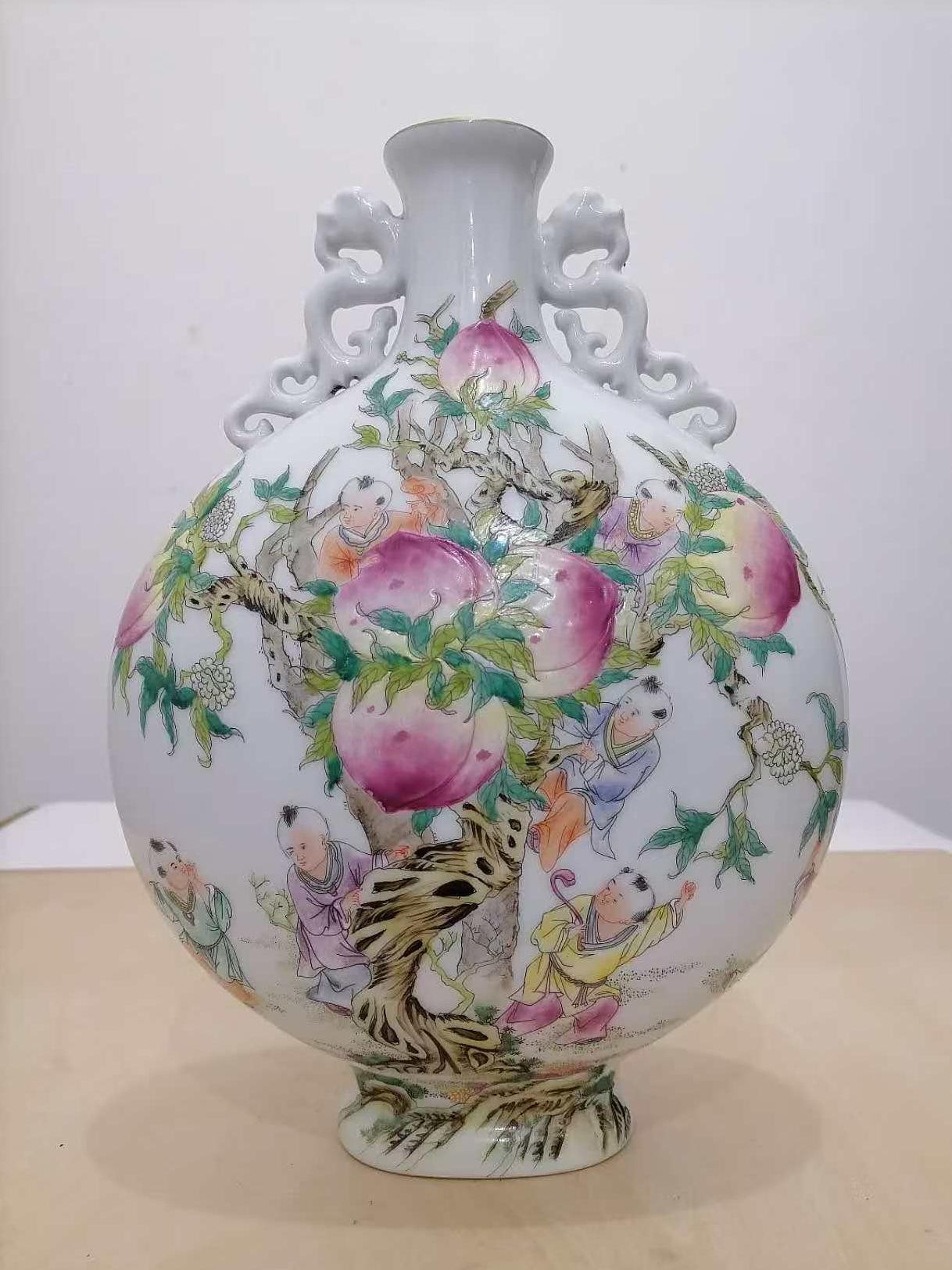 粉彩桃果文双耳瓶 靓宝格- 乾隆粉彩描金缠枝