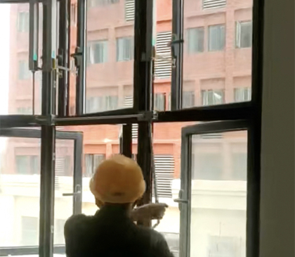 1748489543140383.jpg 平开窗手动开窗器厂家.jpg