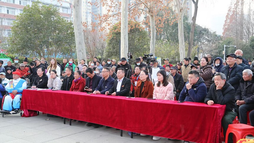 �׷���վ������վ���������ơ����λ��ĵ�������������