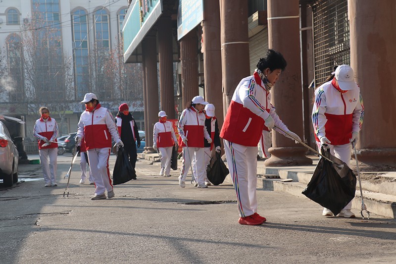 Ϊ������������ �׷澫���ǰ�С�����ɽ�ֵ�����������չ��ĩ����־Ը����