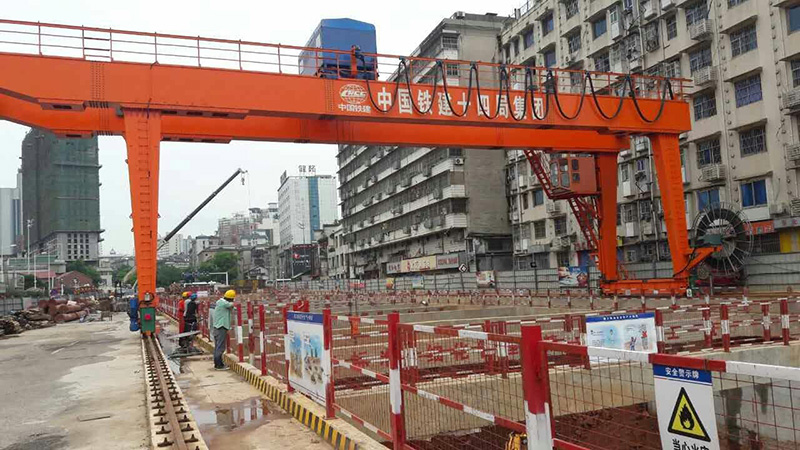 1753513795621822.jpg MG30型地铁口门式起重机.jpg