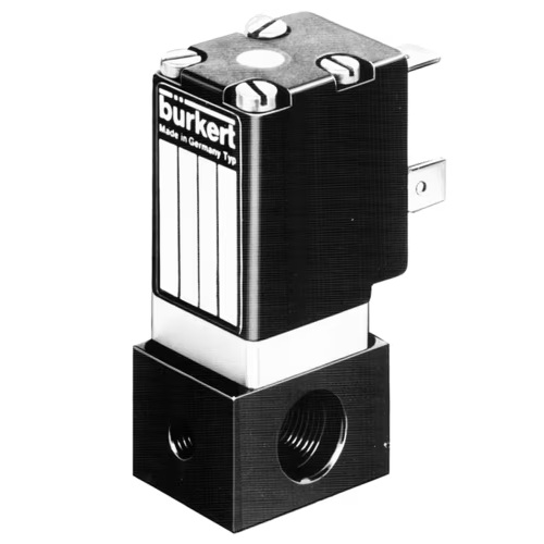 ef320e252b9a-0201_001_A.jpg