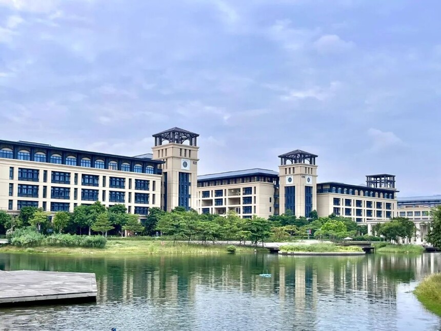 1760929775180794.jpg 澳门大学 (3).jpg