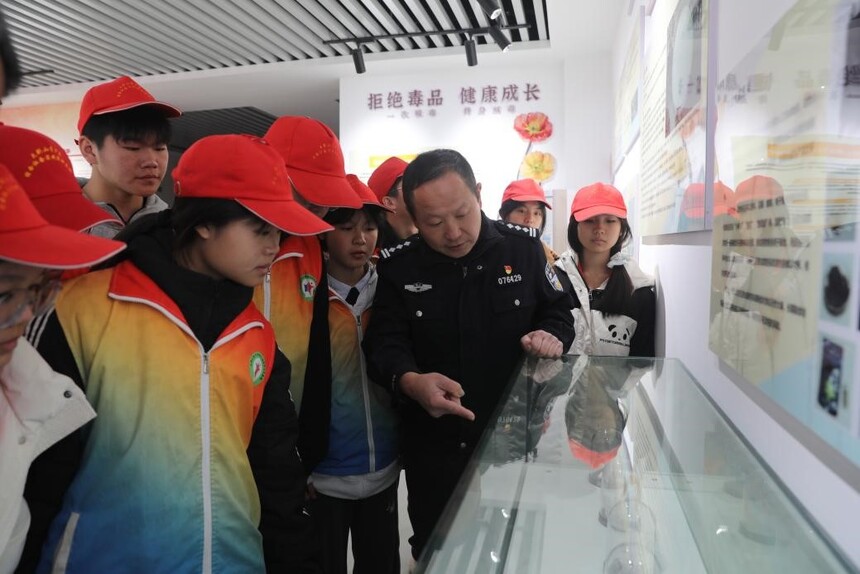 1764314254685883.jpg 8989.jpg