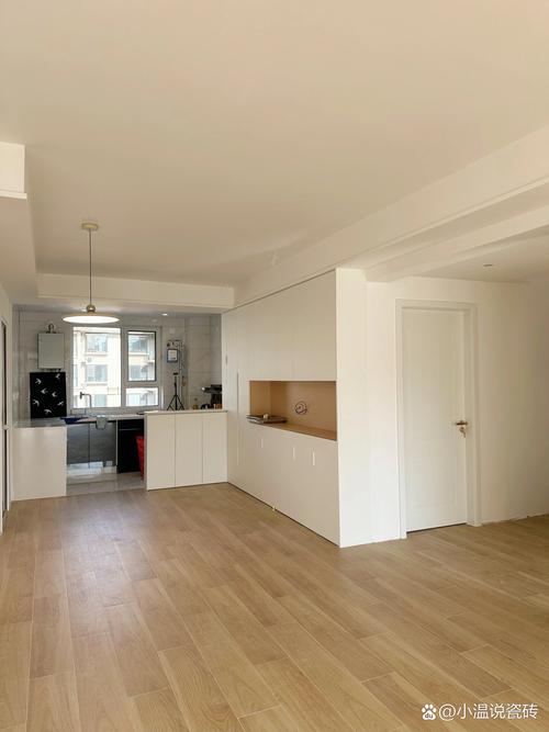 木纹砖系列超白胚瓷砖 超白材质与木纹纹理结合 北欧风客厅装饰施工要点_白色木纹瓷砖_北欧风格木纹砖