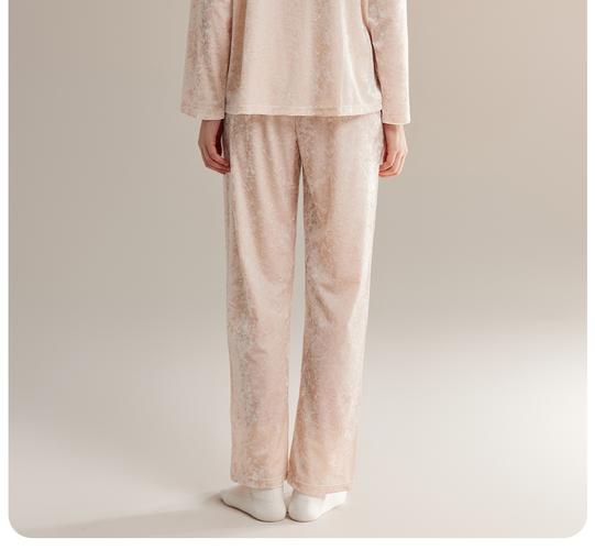 天鹅绒系列的舒适性研究:为何它能提供"赤脚自由"的体验?_跨年时间是23点还是0点_魔渊之刃毒抗戒指获取途径