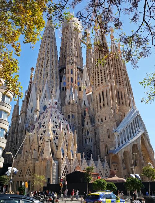 瓷砖行业标志性品牌_欣赏全球地标项目的瓷砖应用案例感受卓越品质在实际中的完美呈现_瓷砖地标大全