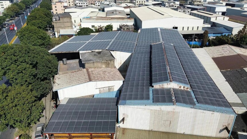 光伏清洁_光伏发电清洁能源_太阳能光伏等清洁能源在瓷砖生产中的应用比例如何?能降低多少传统能源依赖?