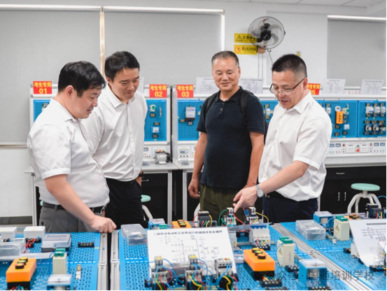 1763620830431922.png 企业微信截图_1763620695396.png