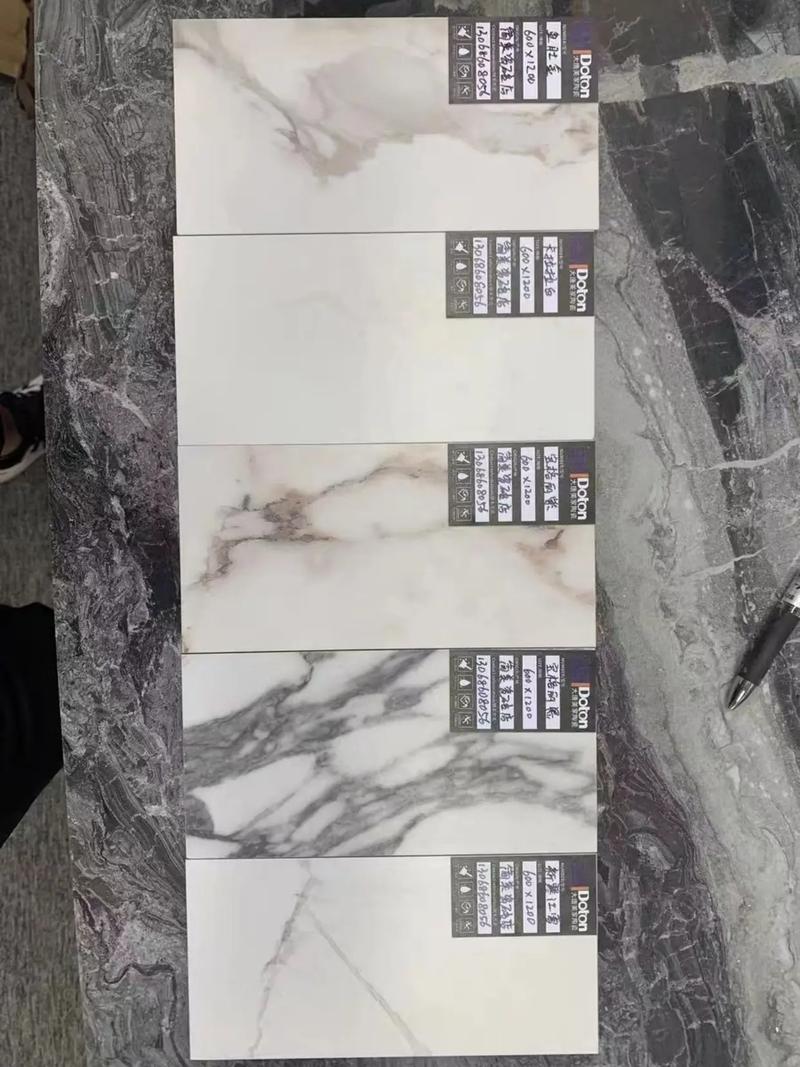 pu板仿石材是什么意思_超薄石材一体化板聚氨酯_哑面砖之素绒?天鹅绒:高透原石岩板与超级石材,星痕石内墙砖新选择