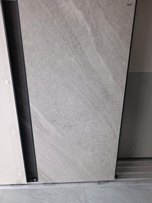 草舍名院亮白新生套装_亮面砖之质感理石:超级石材新生石代赋能,星痕石内墙砖的质感体验_石材质感材料