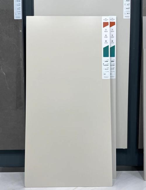瓷砖柔光是什么意思_600x1200天鹅绒瓷砖的色彩稳定性,长期使用是否依然柔和不褪色?_瓷砖是柔光的好还是亮光的好