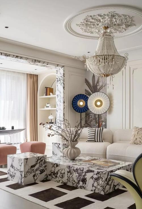 ����ǽ��������η�����_������ʯ��Ӧ�ñ߽磺����ǽ����棬������Ϊ�ҾӴ�����Щ���벻����װ�ξ�ϲ��_�Ҿ�ǽ��ɫ��