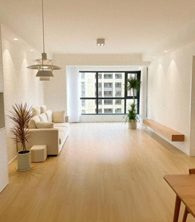 大理石系列瓷砖的纹理重复率过高会对大面积铺贴的整体效果产生何种影响?_立体模具木纹砖优缺点_木纹砖脚感对比