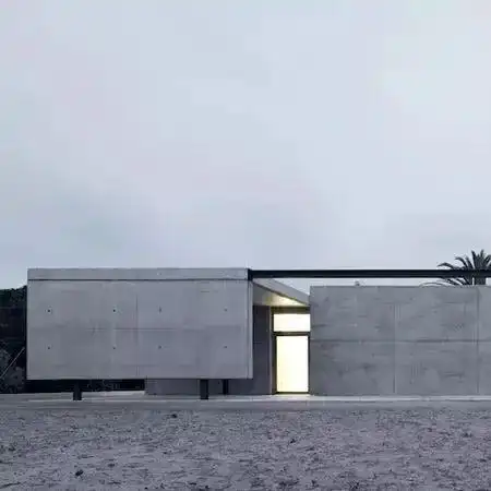 清雅素色系列瓷砖在全屋应用时如何通过不同深浅的搭配来营造空间层次感?_高级灰设计理念_莫兰迪色系应用