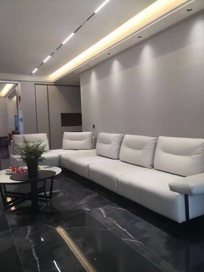 深色调瓷砖搭配_魔晶石系列瓷砖的深色系产品在采光不足的空间内使用是否会显得过于压抑?_浅色系木饰面板