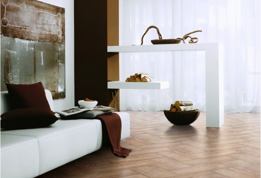 木纹砖系列的导热性能与实木地板相比在开启地暖的情况下各自优劣如何?_木纹砖优缺点 家里装修选地板 木地板与瓷砖对比