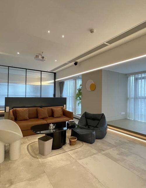 公寓瓷砖搭配_公寓瓷砖什么颜色_莱姆石系列瓷砖的淡雅色调如何帮助小户型公寓在视觉上实现空间的扩大