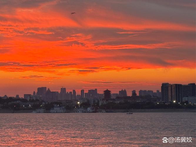 升华瓷砖价格_亚马逊系列瓷砖的色调是如何从自然环境中汲取灵感并进行艺术升华的?_亚马逊瓷砖图片大全集