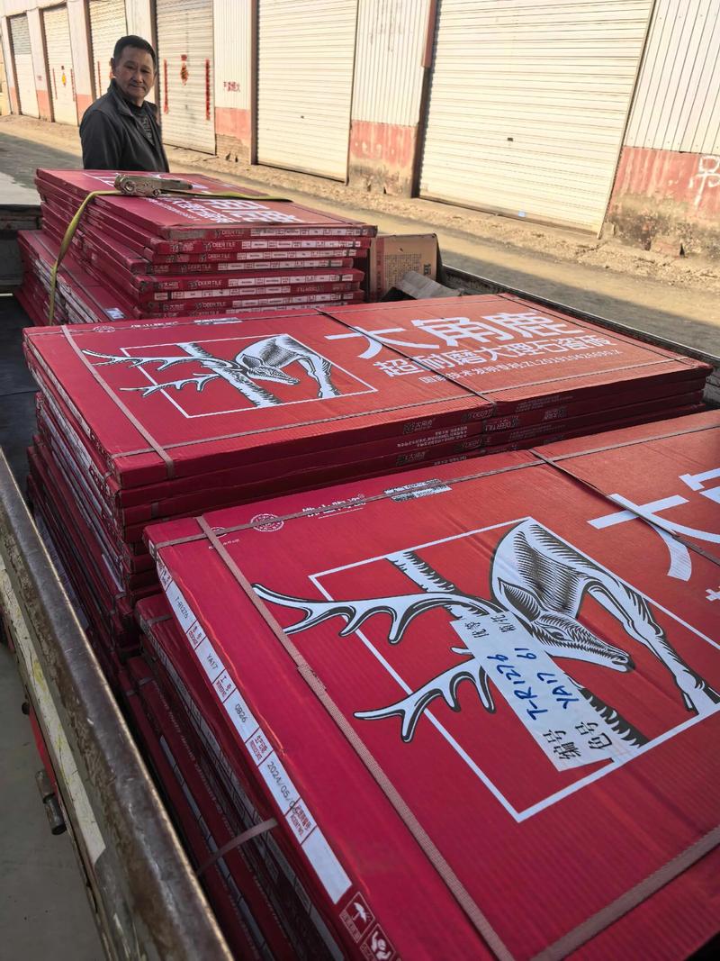 大理石耐磨度什么意思_超耐磨通体大理石瓷砖的耐磨等级是否能够应对公共场所的高人流量?_大理石瓷砖耐磨性够吗