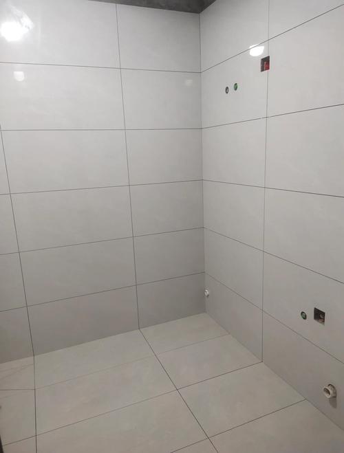 清雅素色系列瓷砖如何通过不同的铺贴方式如工字贴或菱形贴来打破单调?_清雅素色系列瓷砖如何通过不同的铺贴方式如工字贴或菱形贴来打破单调?_清雅素色系列瓷砖如何通过不同的铺贴方式如工字贴或菱形贴来打破单调?