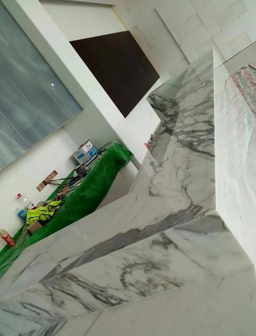 铺大理石要垫层吗_通体大理石系列从坯底到釉面颜色一致的优势在实际铺贴中有何体现?_贴大理石垫层要多厚