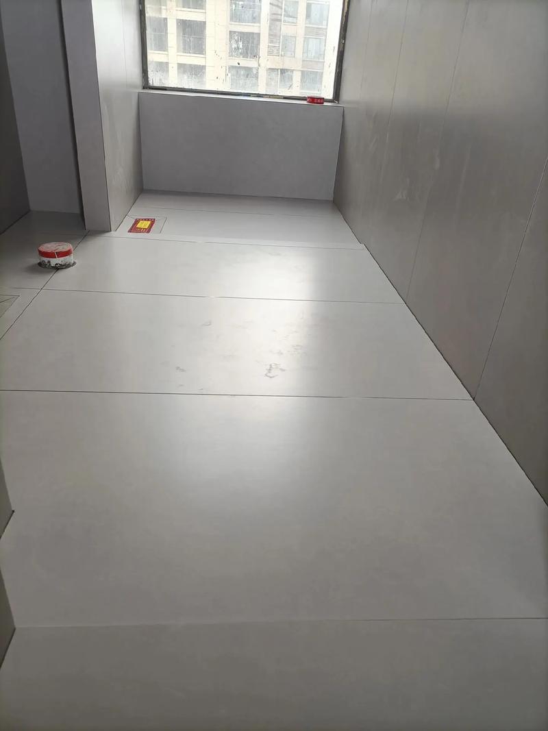 什么是质感砖_质感系瓷砖_天鹅绒质感砖的研发是否考虑了人体工程学对于地面脚感舒适度的要求