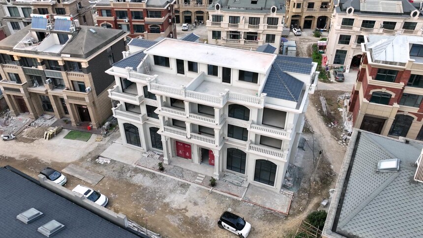 奢石系列瓷砖的仿石纹理逼真度高吗,如何辨别其质量好坏?_高端住宅外墙仿石漆_别墅外墙仿石漆品牌