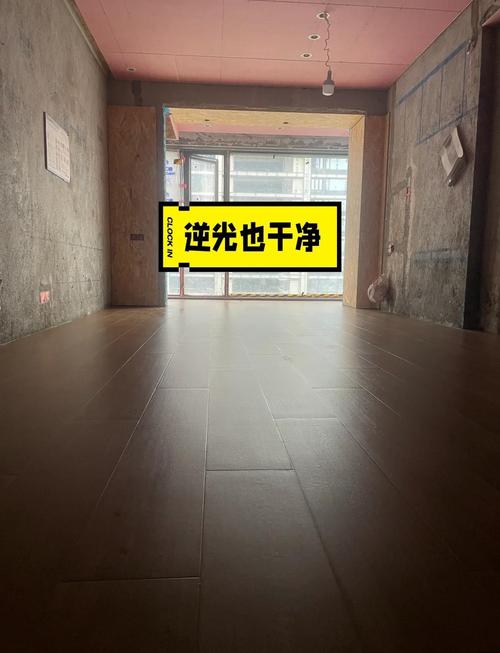 生活小妙招瓷砖脏痕怎么清洁_木纹系列瓷砖的拼接处容易藏污纳垢吗,清洁起来方便吗?_清洁瓷砖缝隙的小窍门