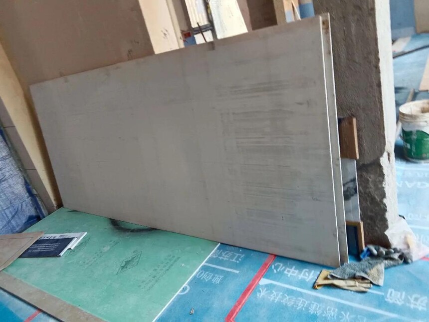 耐磨砖尺寸_超耐磨通体大板瓷砖的重量大吗,铺贴时需要专业的施工团队吗?_耐磨砖厚度