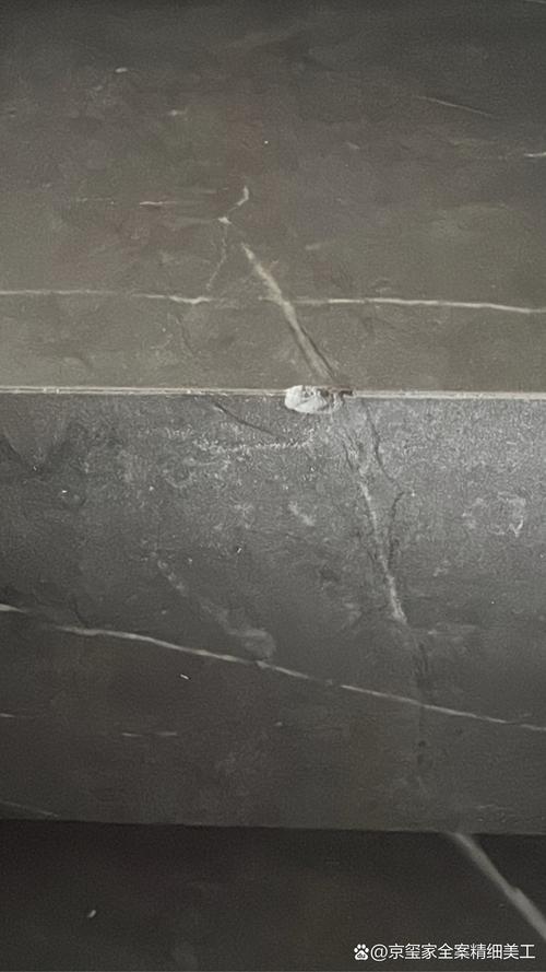 大理石裂缝打磨_超耐磨通体大理石的抗冲击性怎么样?重物掉落会裂吗?_大理石耐磨度标准