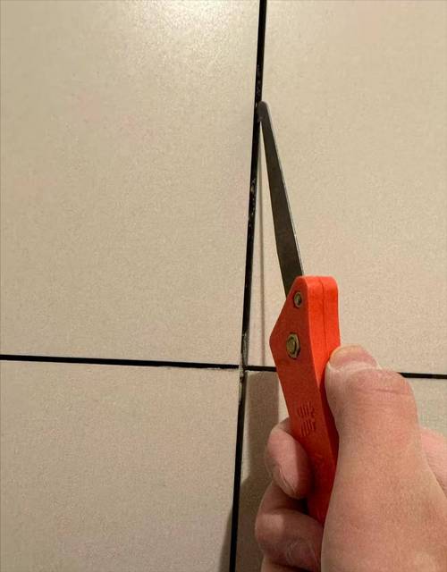 美缝施工前,对砖缝的清洁度和深度有何苛刻要求?_砖缝深度对美缝的影响_清缝深度