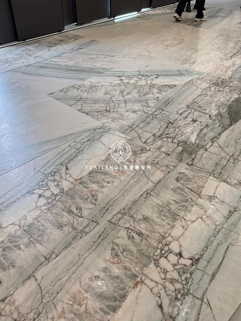 纹理砖纹路对不上_瓷砖对纹怎么贴_大理石系列瓷砖的纹理生成算法是否会避免出现不自然的重复或对称图案