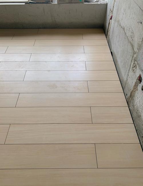 微晶砖抛釉砖_木纹砖系列 750x1500MM 抛蜡轻奢石 新中式庭院装饰 木纹耐候性 施工户外铺贴工艺_抛晶砖与抛釉砖