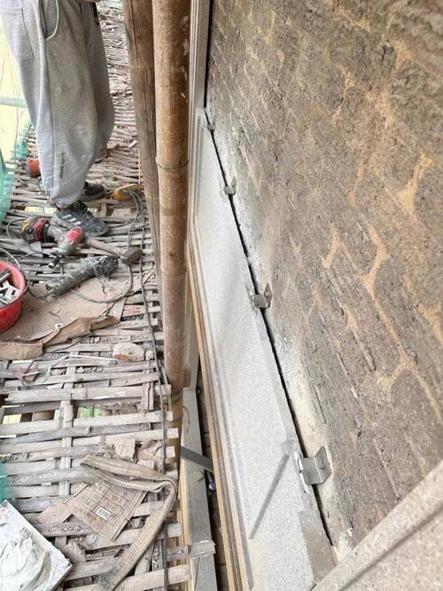 砂岩外墙砖效果图_超白胚微哑质感砖砂岩系列 750x1500MM 户外墙面 砂岩自然 施工后墙面装饰效果_外墙砂岩怎么施工视频