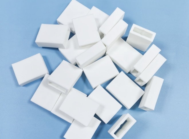 50.7×40.7×68.5PE烧结长方形空心管滤芯