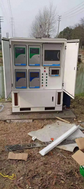 �豴����