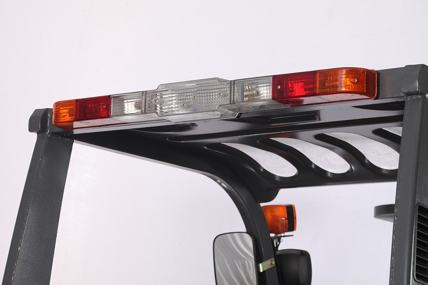 1585469543129055.jpg Tail Light.JPG